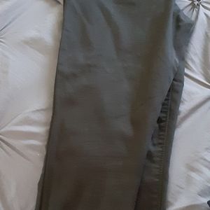 Black pull on stretch skinny jeans